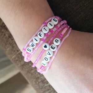 Swiftie bracelet pack